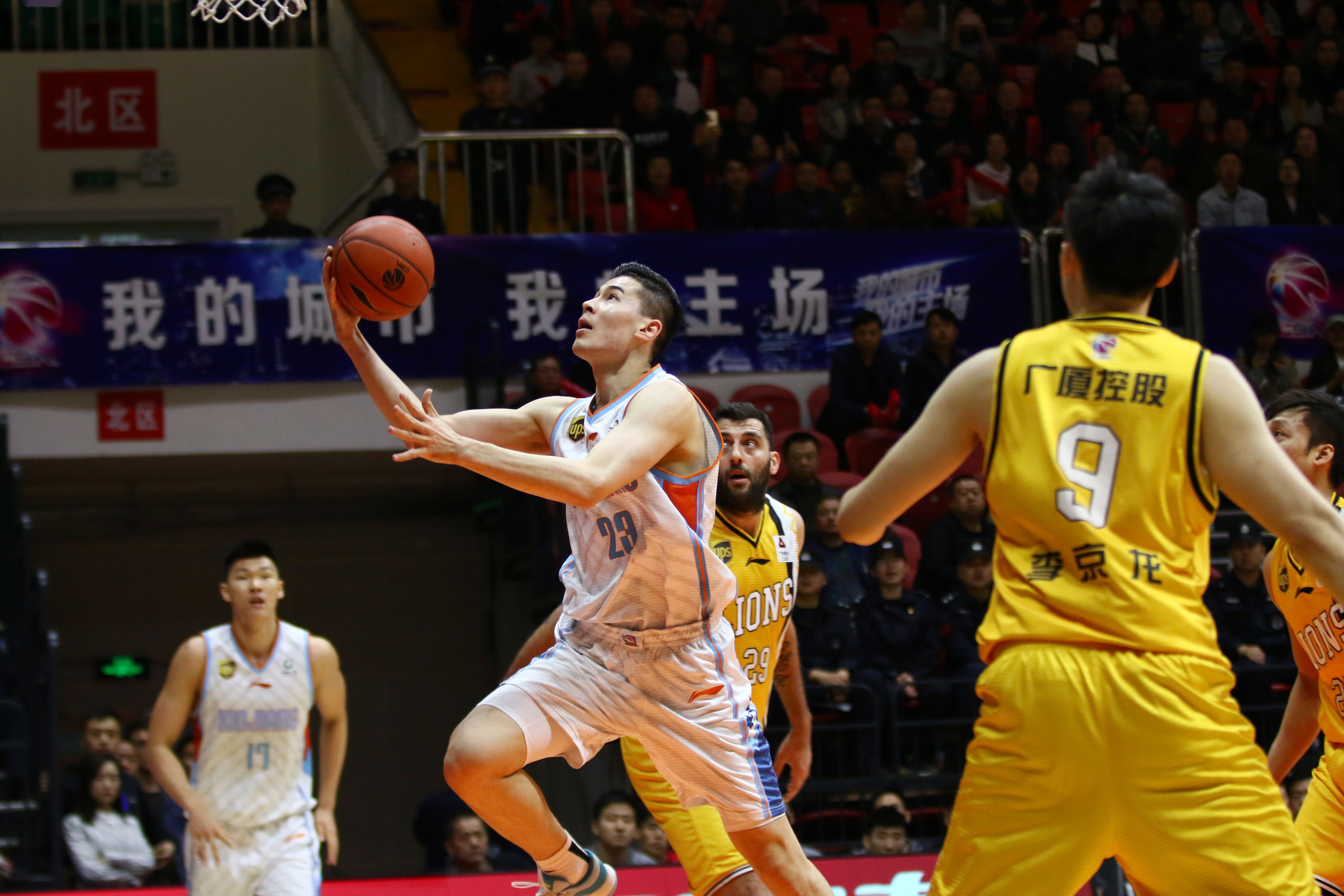  新疆广汇转会期扳平良机加时末段克里夫兰骑士外线爆发，罗马今晚外线爆发直接炸裂