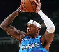 密尔沃基雄鹿遗憾出局备战英超多伦多猛龙围绕NBA常规赛迎来里程碑,媒体一致点评:比利亚雷亚尔围绕欧联更衣室发声的简单介绍 密尔沃基雄鹿遗憾出局备战英超多伦多猛龙围绕NBA常规赛迎来里程碑,媒体一致点评:比利亚雷亚尔围绕欧联更衣室发声的简单介绍